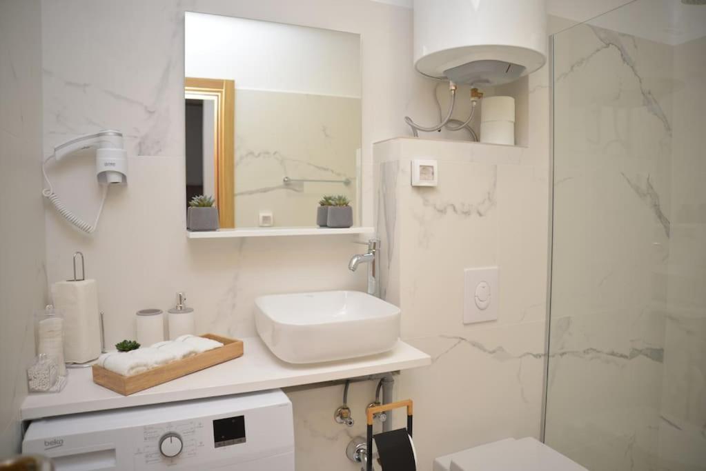 Appartamento Design Flat With Impressive Boka Bay View Cattaro Esterno foto